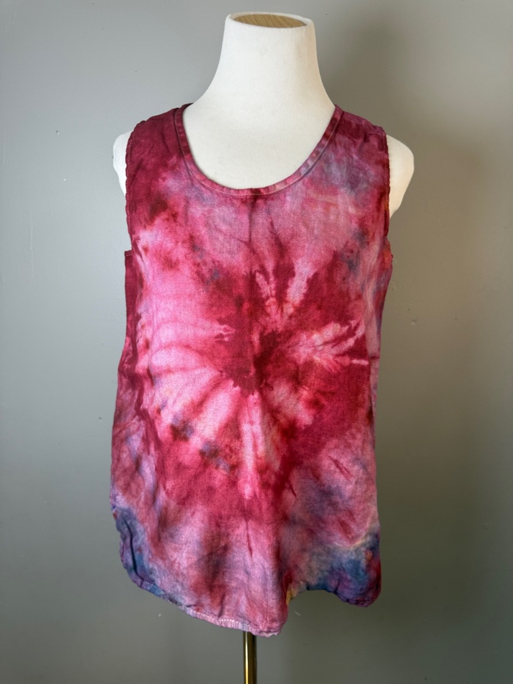 Women's Red Tie-Dye Scoop Neck linen Tank Top